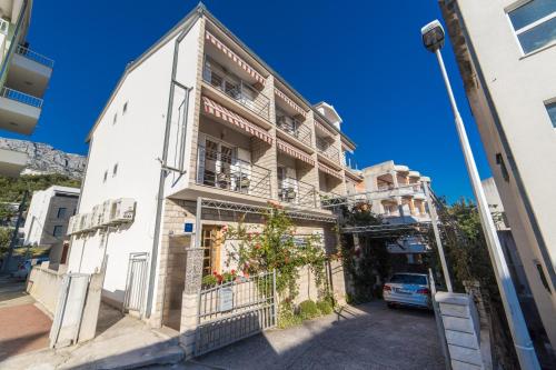 Apartments by the sea Tucepi, Makarska - 22384 Apartments by the sea Tucepi, Makarska - 22384