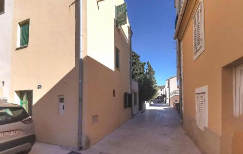 2 Bedroom Stunning Home In Novalja