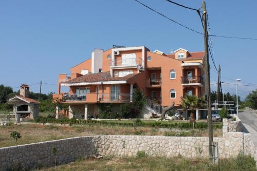 Apartments with a parking space Novalja, Pag - 3299 Apartments with a parking space Novalja, Pag - 3299