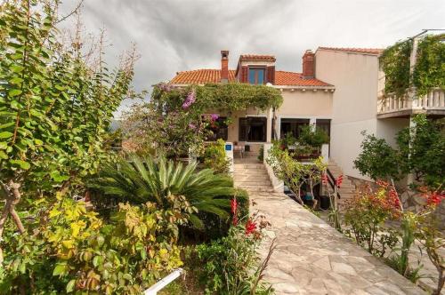 Apartments with a parking space Cavtat, Dubrovnik - 2132 Apartments with a parking space Cavtat, Dubrovnik - 2132