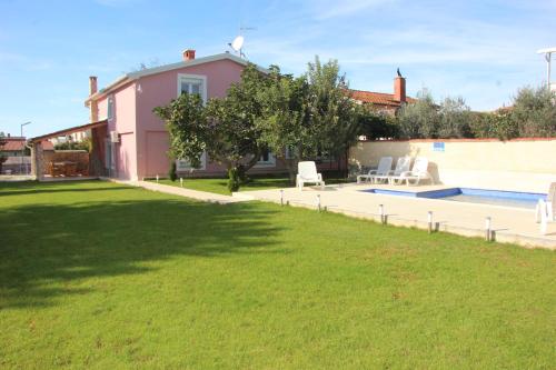 Vacation house "Viola"