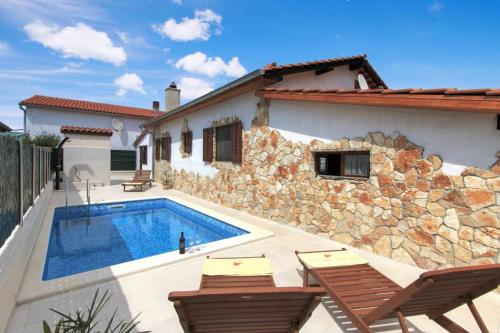 House Fazana 975 House Fazana 975