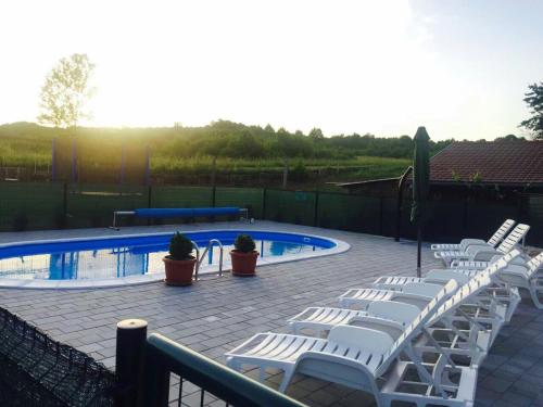 Charming apartment in Rakovica with shared pool 35 sqm