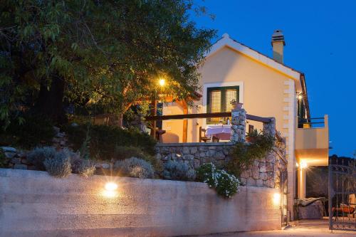 Holiday house with a parking space Gornji Tucepi, Makarska - 16113