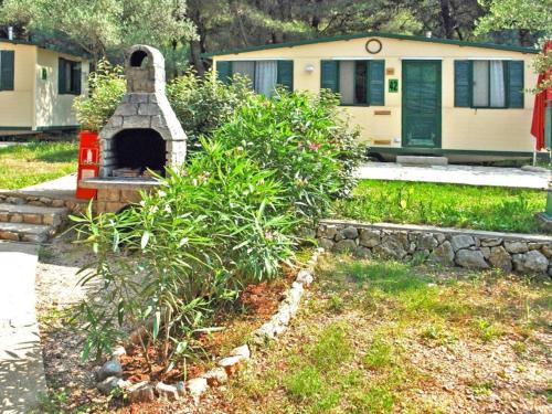 Mobile Homes in Camp Kovacine, Cres, with long pebble beach