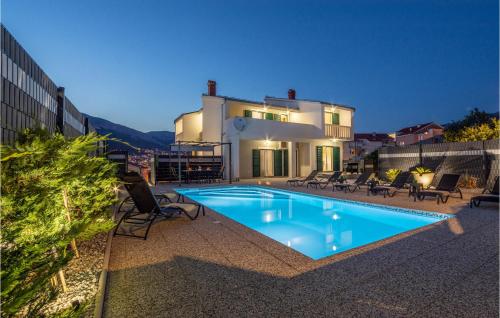 4 Bedroom Lovely Home In Solin
