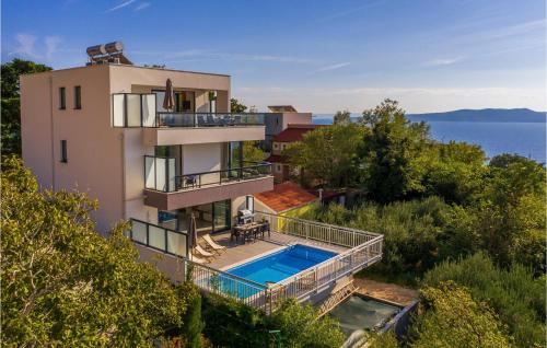 Gorgeous Home In Brela