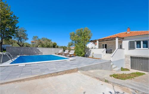 2 Bedroom Awesome Home In Betina