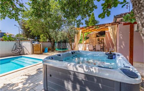 Gorgeous Home In Pula With Wifi