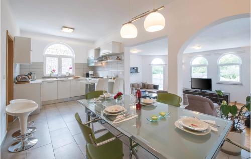Beautiful Home In Vodnjan With Ethernet Internet