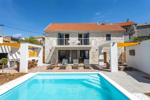 Villa Sulic - Heated Pool and Mountain View Villa Sulic - Heated Pool and Mountain View