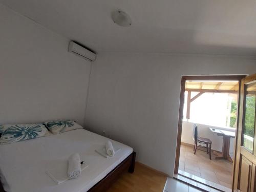 Studio Apartment Iva - 50 m from the sea Studio Apartment Iva - 50 m from the sea
