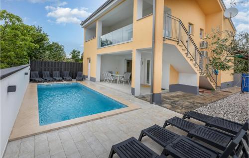 4 Bedroom Cozy Home In Betiga 4 Bedroom Cozy Home In Betiga