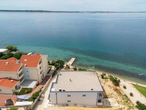 Beachfront Apartments Tić with Seaview 