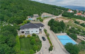 6 Bedroom Gorgeous Home In Gornje Podbablje 