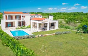 4 Bedroom Nice Home In Stokovci 