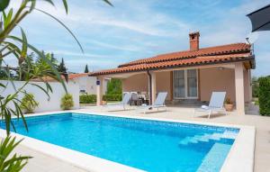 3 Bedroom Awesome Home In Fazana 