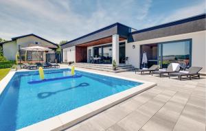 Awesome Home In Dubovec Bisaski With Wi-Fi