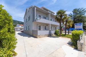 Apartments Crnekovic IX