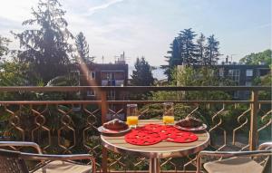 2 Bedroom Beautiful Apartment In Lovran