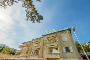 Apartments Villa Dinka 