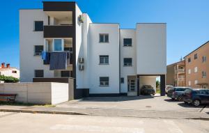 1 Bedroom Nice Apartment In Pula 