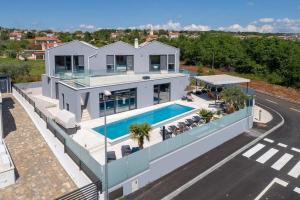 Villa Birdhouse