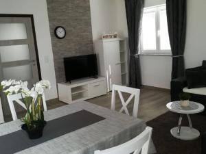Apartment Villa Bijele Stijene - Two Bedroom Apartment with Terrace and Sea View