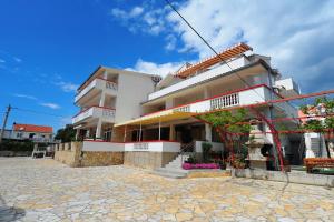 Apartments Rasin