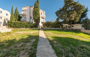 Gorgeous Apartment In Novalja With Wifi