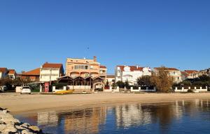 1 Bedroom Nice Apartment In Turanj