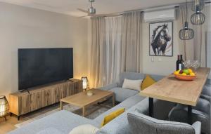 3 Bedroom Stunning Apartment In Maslenica