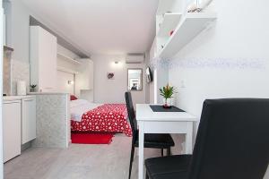 Studio apartment 3674-6 for 2 Pers in Tucepi