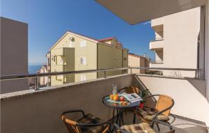 Gorgeous Apartment In Makarska With Wifi