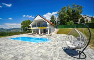 Amazing Home In Klanjec