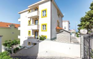 Amazing Apartment In Makarska With House Sea View