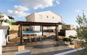Amazing Home In Makarska