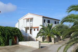 Apartments with a parking space Novalja, Pag - 9335