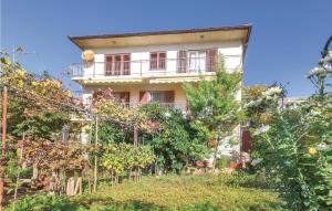 2 Bedroom Amazing Apartment In Pula