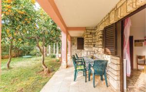 2 Bedroom Lovely Apartment In Pula
