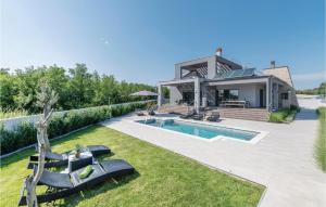 Cozy Home In Galizana With Kitchen 