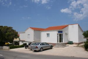 Apartments with a parking space Mandre, Pag - 6456 