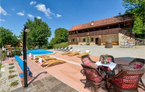 5 Bedroom Awesome Home In Novi Marof