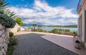 Amazing Apartment In Cizici 
