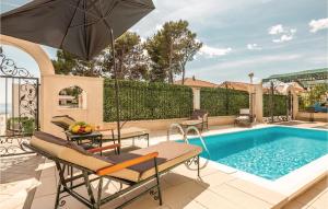 Cozy Home In Makarska With Jacuzzi