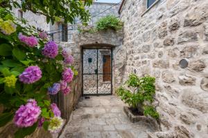 Unique Cavtat Center Apartment