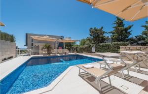 Amazing Apartment In Novalja With Kitchen