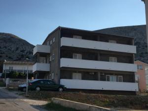 Apartments by the sea Pag - 17357 