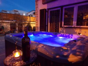 Apartment with private garden, hot tub, WiFi, SAT TV, Klima, near beach 