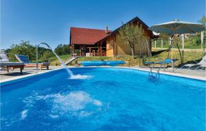 Beautiful Home In Radakovo With Sauna